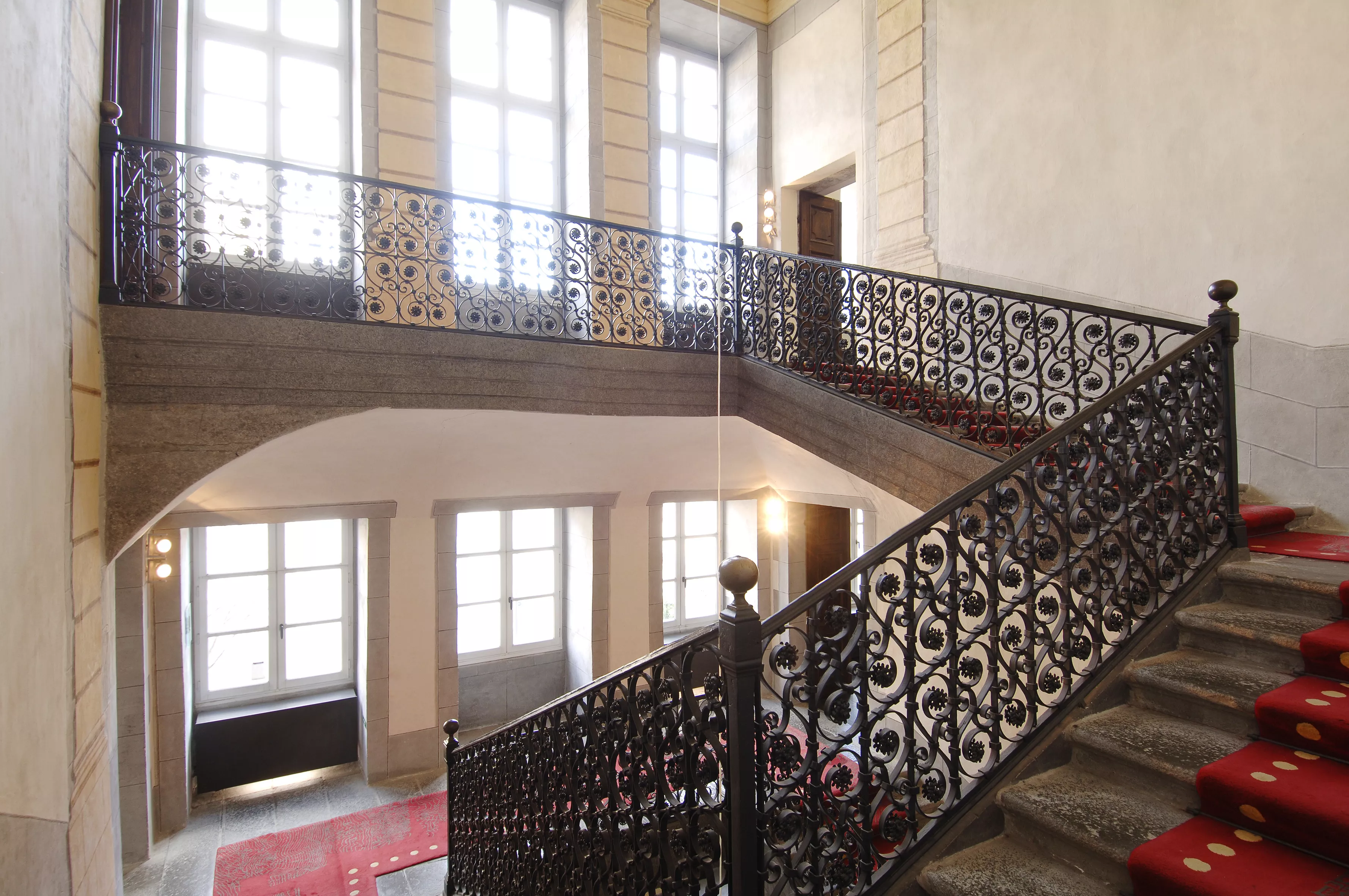 L'escalier d'honneur © Musée de l'Ancien Evêché L'escalier d'honneur © Musée de l'Ancien Evêché