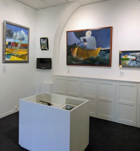 Photo de l'exposition avec les oeuvres accrochées © Département de l'Isère