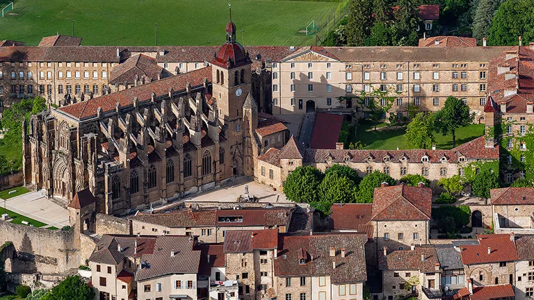 Le village de Saint-Antoine-l'Abbaye