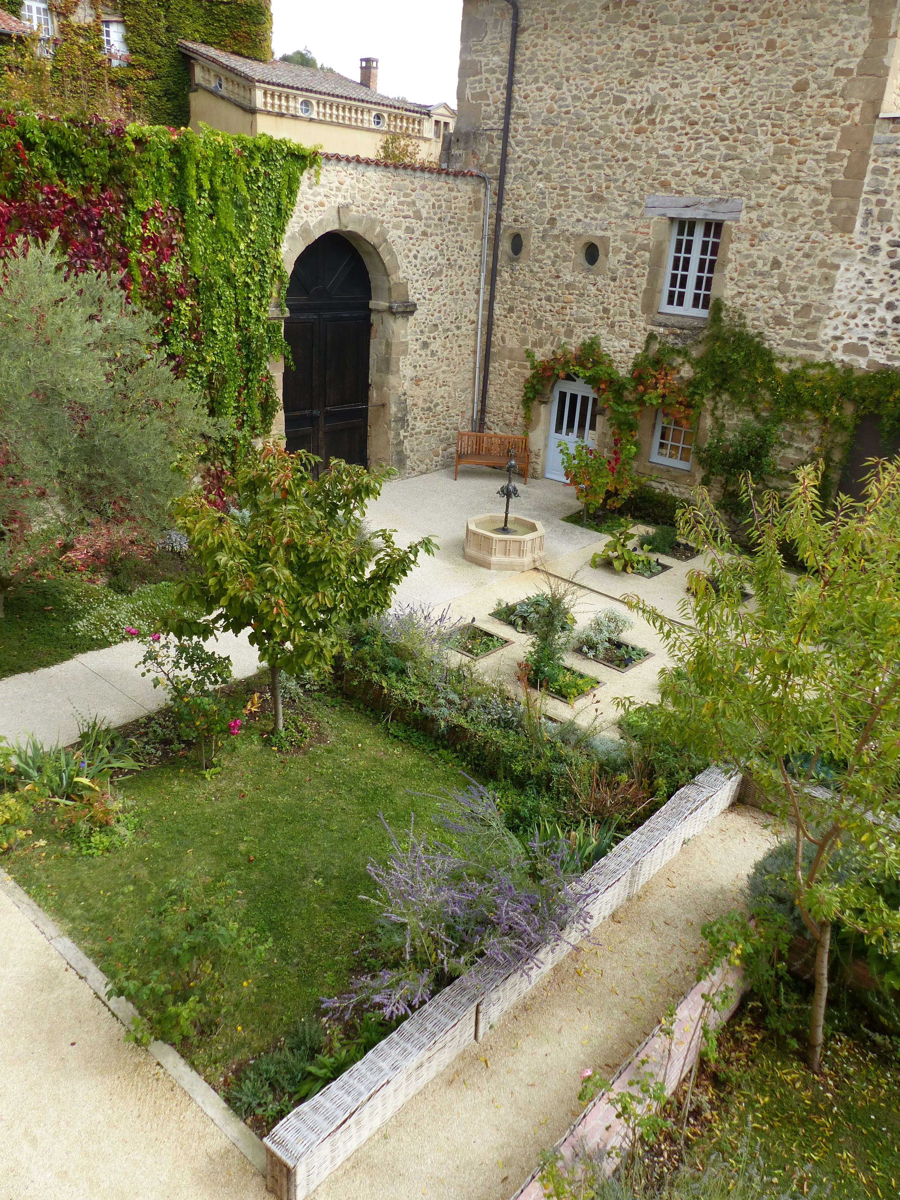 Le jardin médiéval. Vue de hauteur
