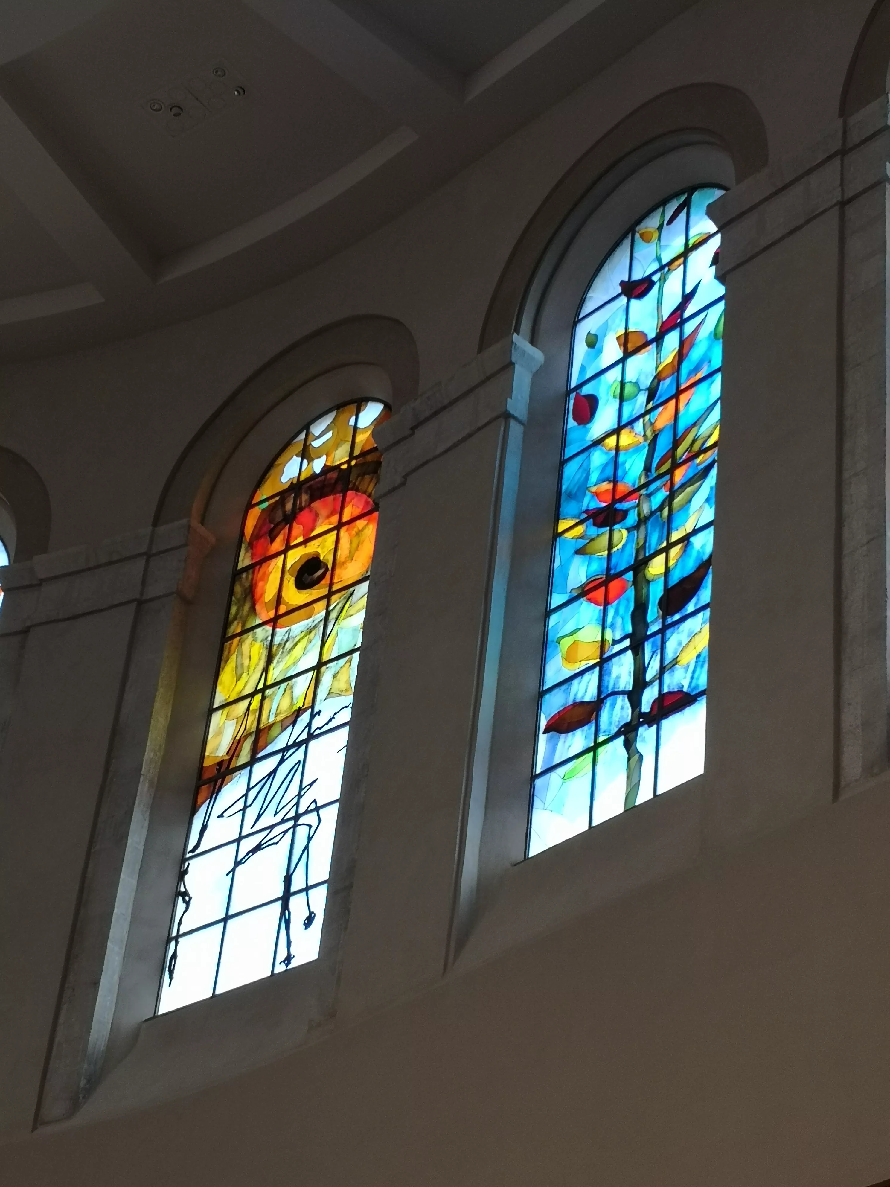 Deux vitraux abstraits