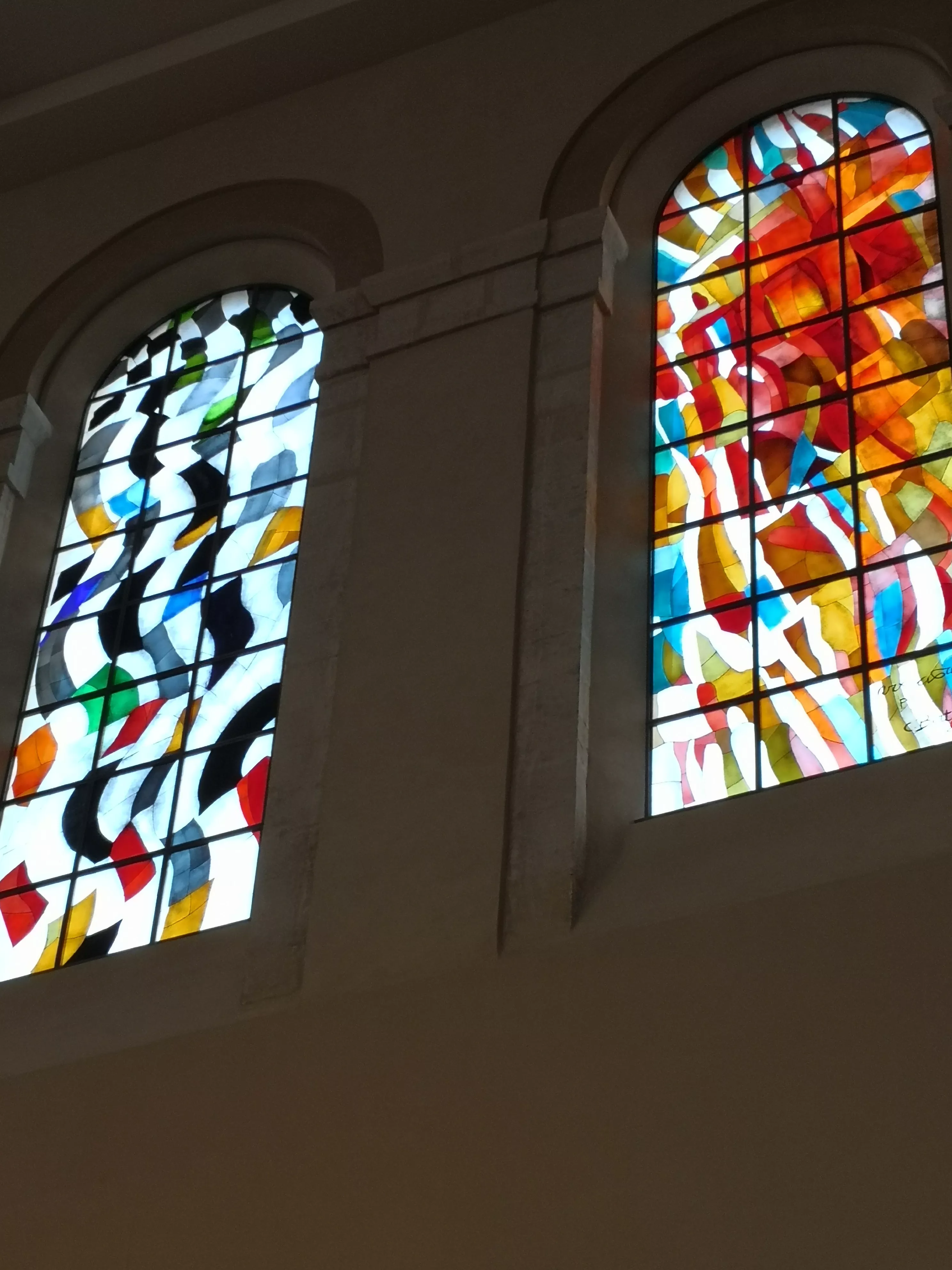 Deux vitraux abstraits