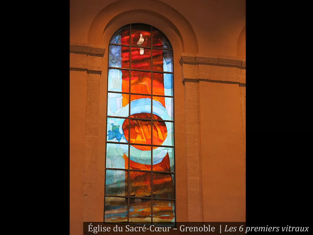 Formes abstrait orange sur fond bleu clair