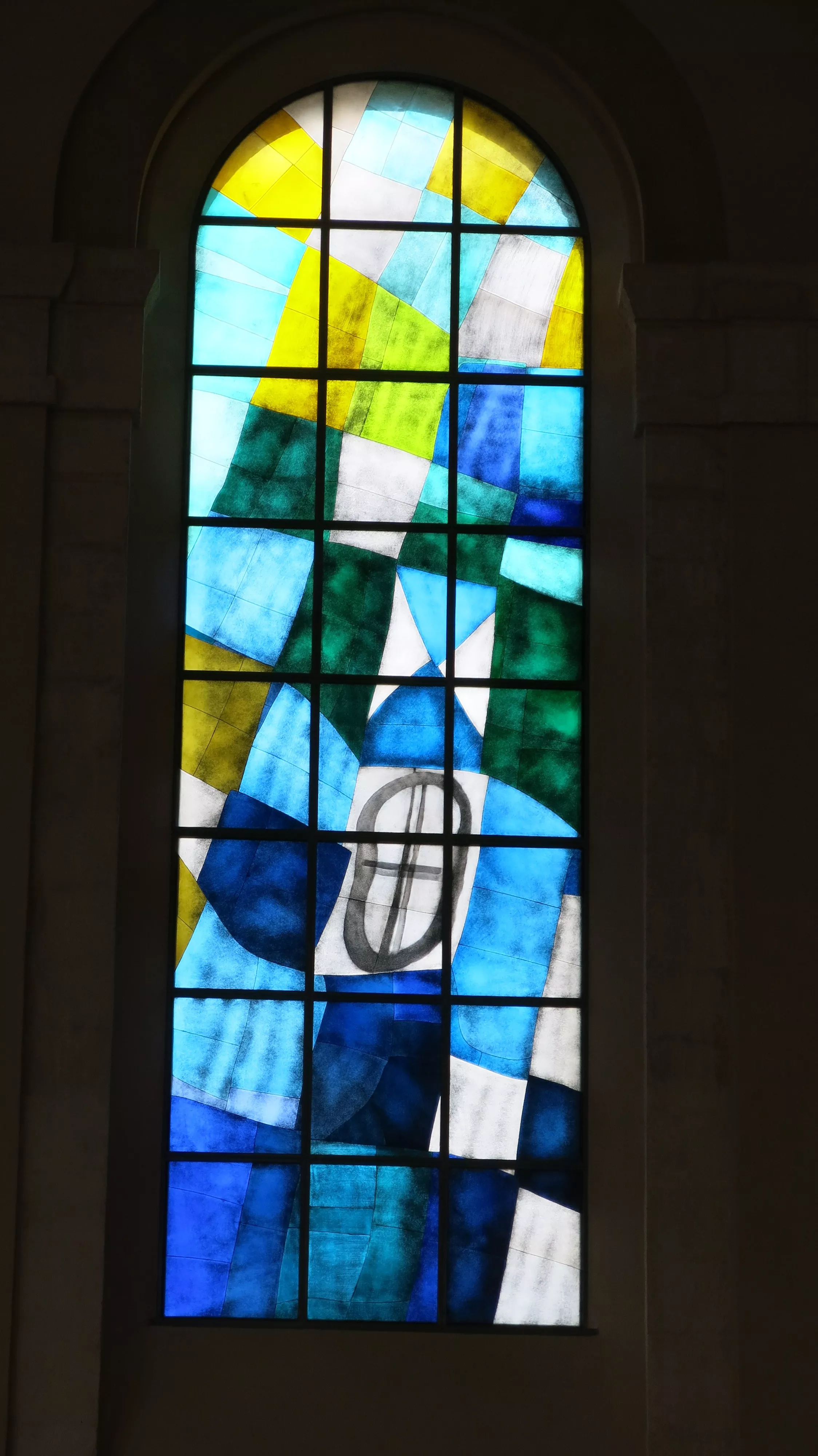 Vitrail abstrait, couleurs froides