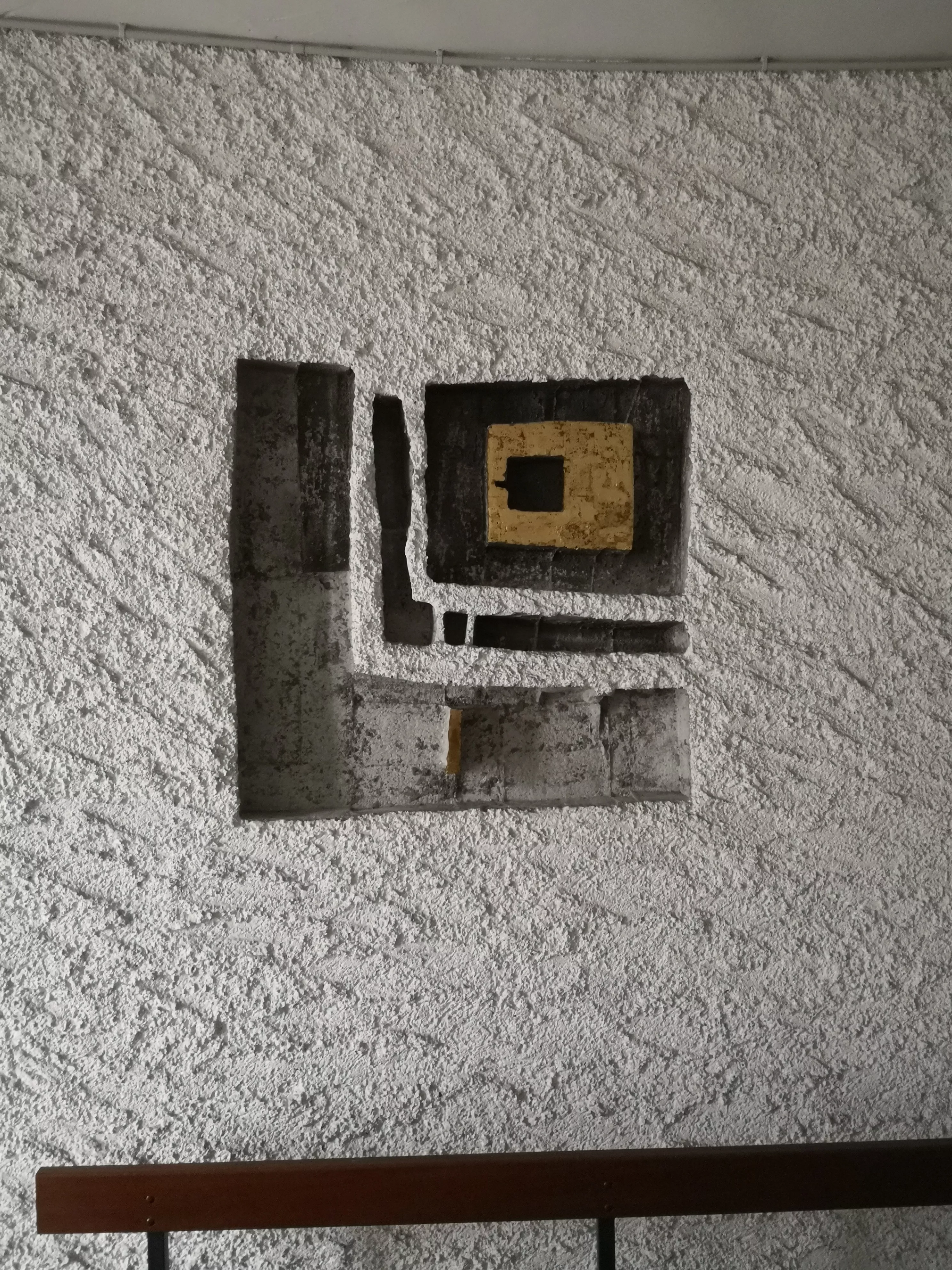 Formes abstraites noir et or