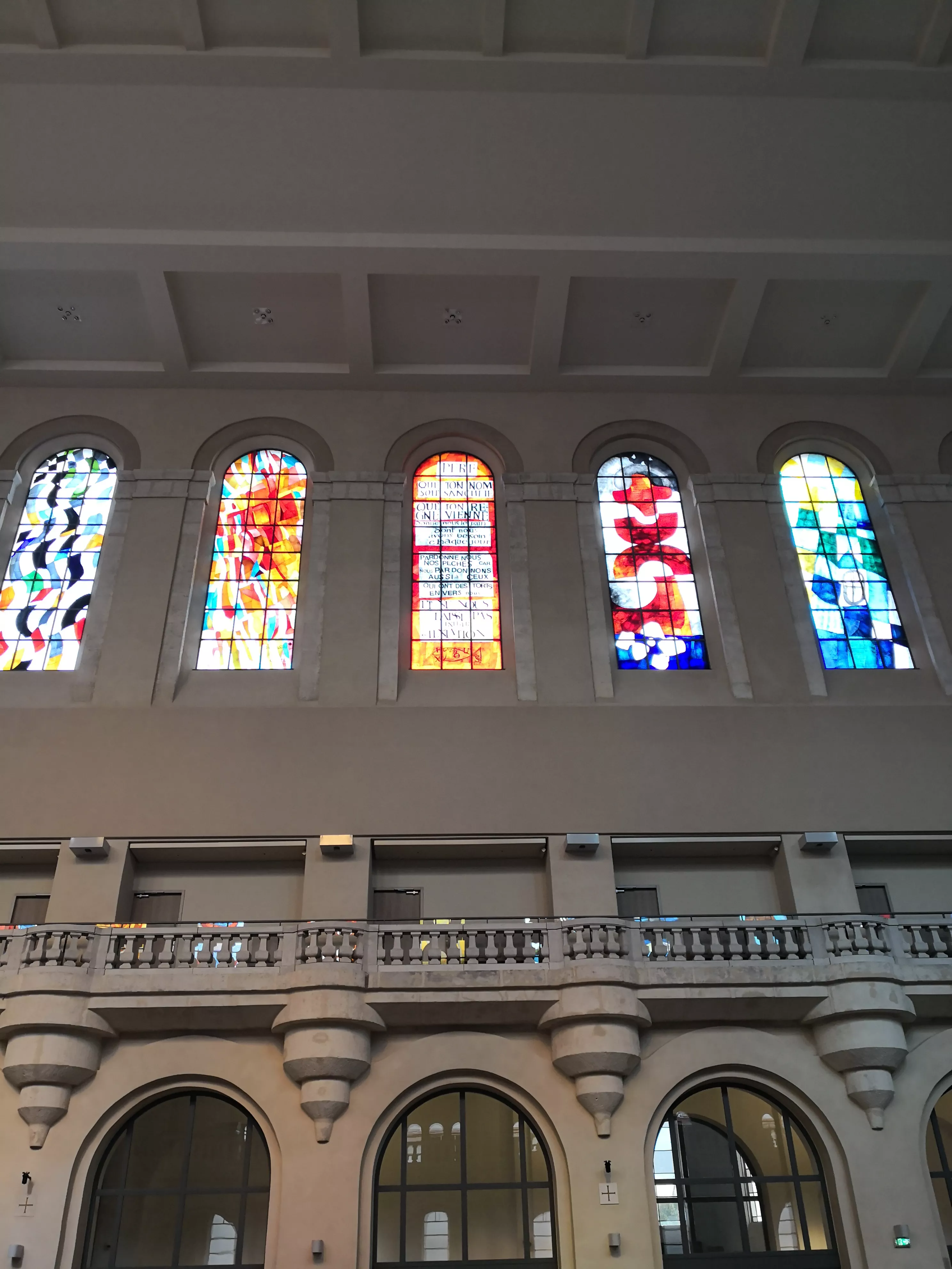 Série de 5 vitraux sur le thème de la Création Série de 5 vitraux sur le thème de la Création