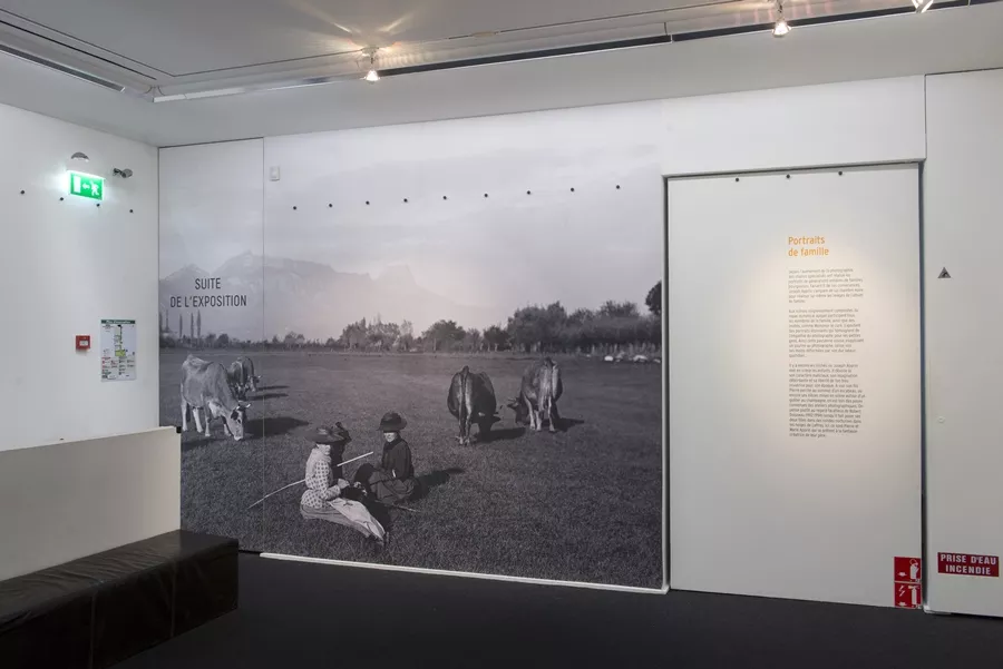 Exposition LE SPECTACLE DES RUES ET DES CHEMINS Exposition LE SPECTACLE DES RUES ET DES CHEMINS