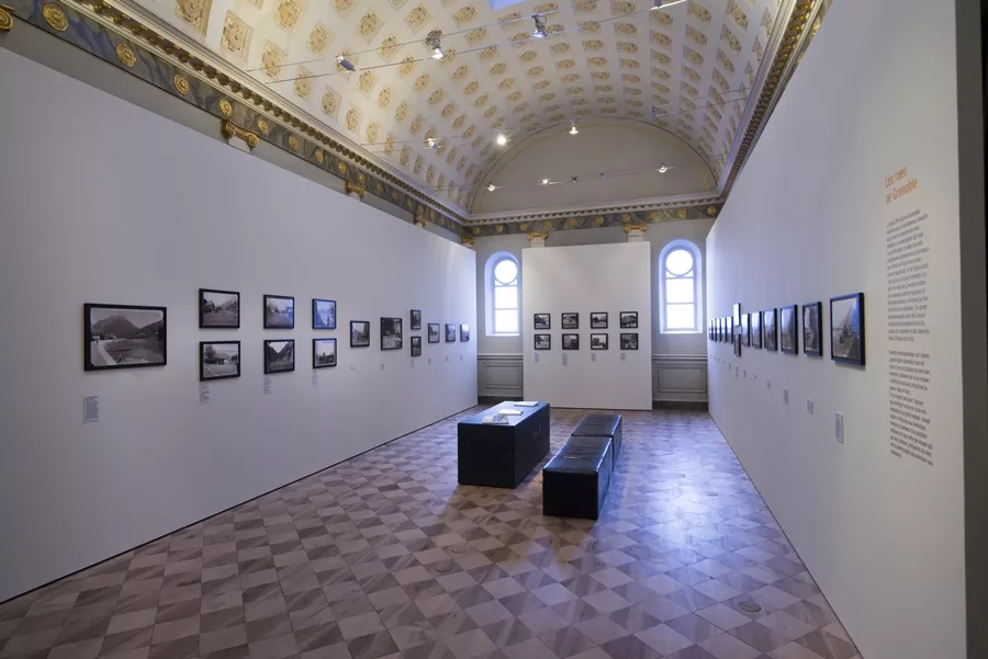 Exposition LE SPECTACLE DES RUES ET DES CHEMINS Exposition LE SPECTACLE DES RUES ET DES CHEMINS