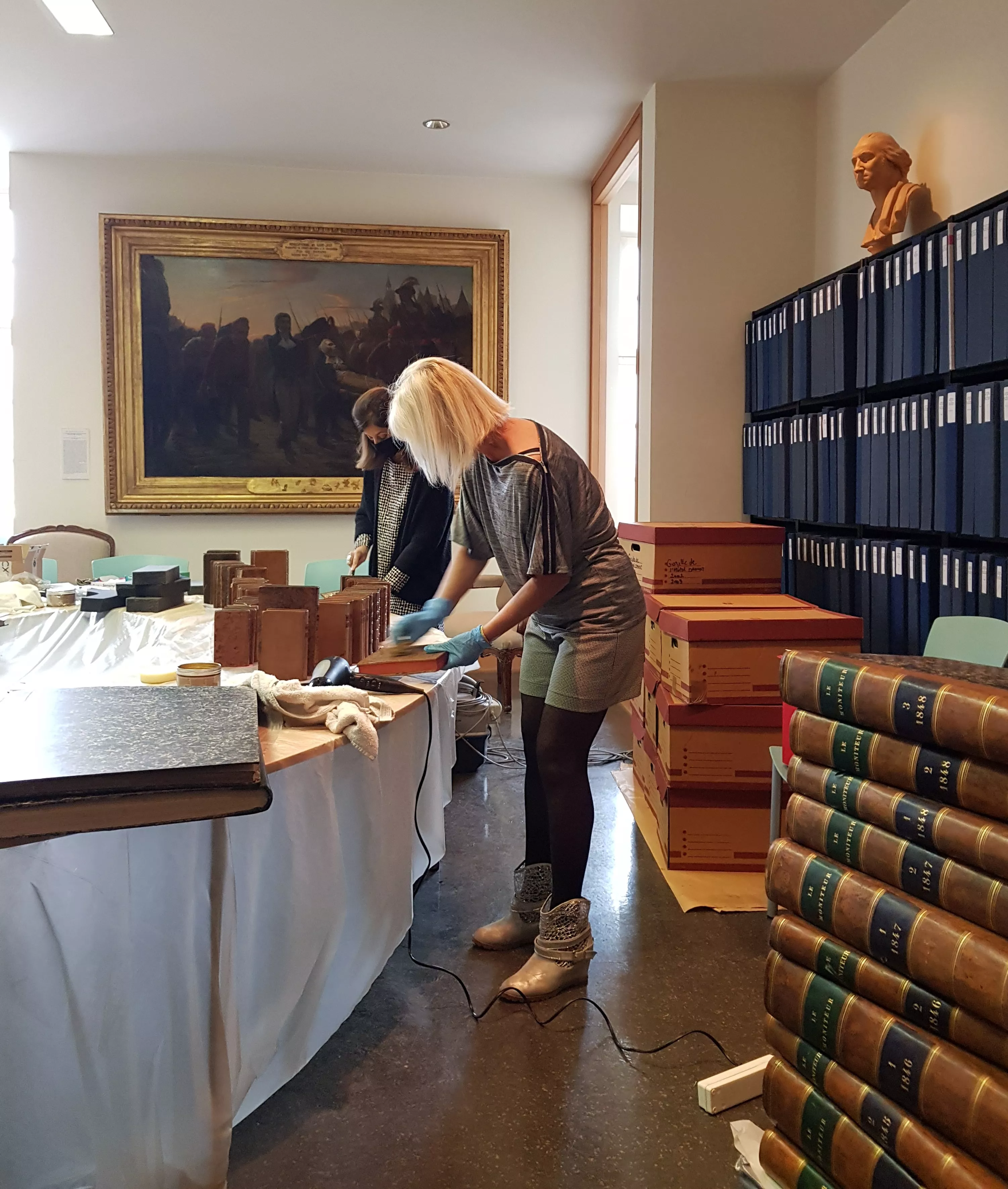 Nettoyage des ouvrages de la bibliothèque Perier