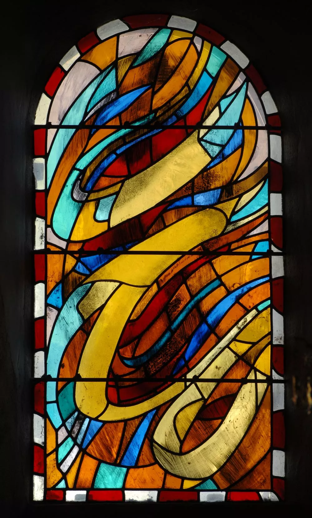 Vitrail abstrait teintes orangés rouges