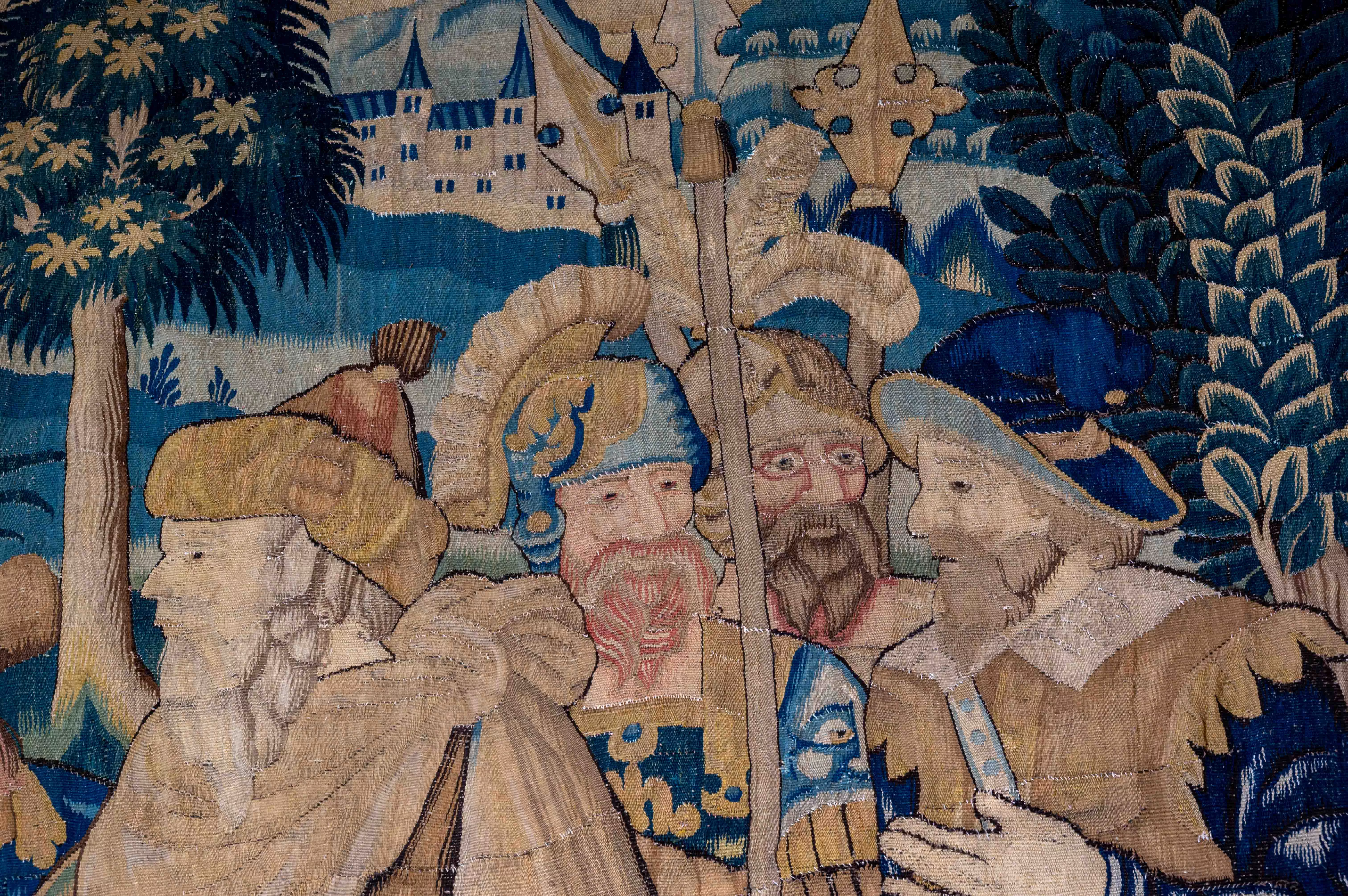 Détail des personnages d'une des tapisseries exposées