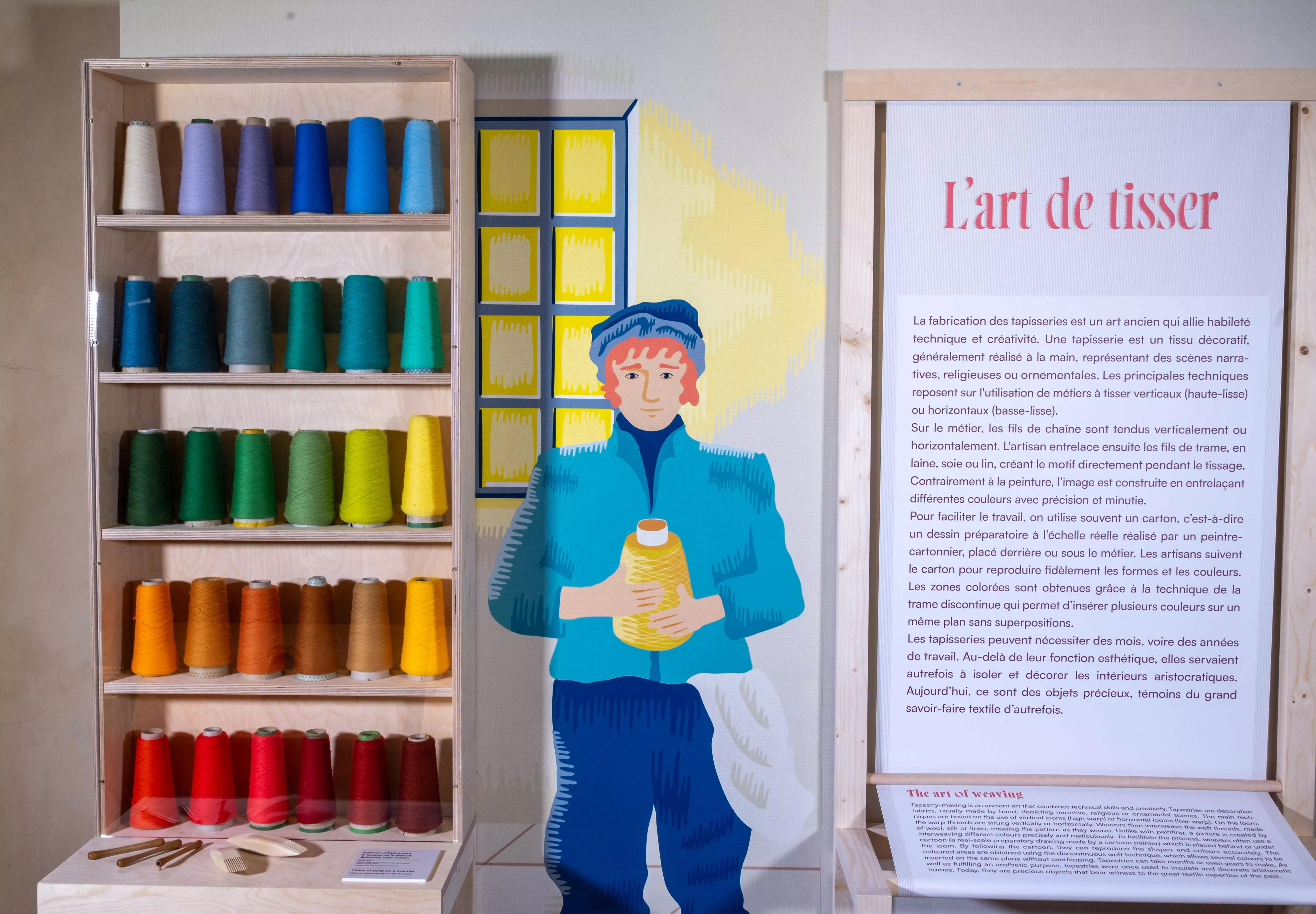 Présentation de bobines de fil et matériel utiliser pour tisser les tapisseries