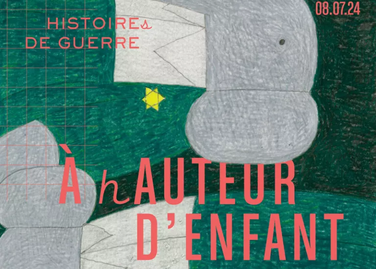 Affiche de l'exposition "À hauteur d'enfant" avec une illustration de l'artiste Jérôme Ruillier représentant deux éléphants en costume vert dont l'un porte à la poitrine l'étoile à six branches