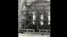 Vue du chantier en 1952, échaufaudage en bois