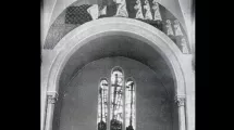 Vue d'ensemble - Chapelle Nord - Vitrail 'Golgotha" et fresque "Le songe de Saint-Hugues", 1952 Vue d'ensemble - Chapelle Nord - Vitrail 'Golgotha" et fresque "Le songe de Saint-Hugues"