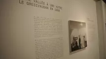 Texte et photo au début de  l'exposition "D'une vallée à une autre. Le Grésivaudan en 1968" © Maison Bergès-Musée de la Houille blanche, graphiste Vincent Velasco