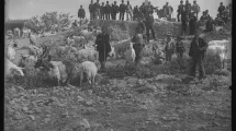 G.Hébert, Paysans avec des chèvres dans un terrain raviné à proximité de la ville, Sicile, 1893