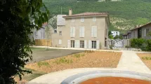 Le Musée Champollion vu du parc © Département de l'Isère/Musée Champollion
