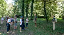 B.I.L.A (bureau d'interprétation de la langue des arbres, Compagnie L'arrêt Création) © Jean-Sébastien Faure B.I.L.A (bureau d'interprétation de la langue des arbres, Compagnie L'arrêt Création) © Jean-Sébastien Faure