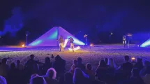 Spectacle le monde des immortels dans le parc du Musée Champollion