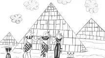 Dessin d'enfant de 10-12 ans sur la thématique de l'Égypte (hiéroglyphes, pyramides, personnages de profil)