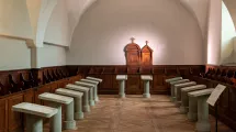 Vision d'ensemble de l'exposition de Philippe Favier dans le choeur des religieuses