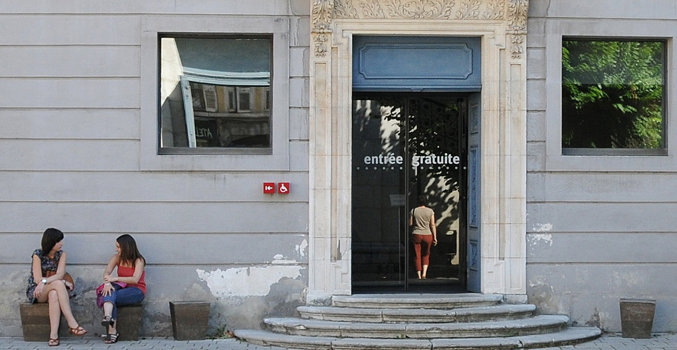 Cour du musée de l'Ancien Evêché, Grenoble © Valérie Gaillard pour le Département de l'Isère Cour du musée de l'Ancien Evêché, Grenoble © Valérie Gaillard pour le Département de l'Isère