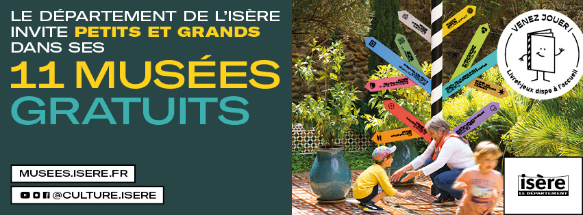 Grand mère jouant dans un jardin avcec ses petits enfants et annonce de la campagen d'été