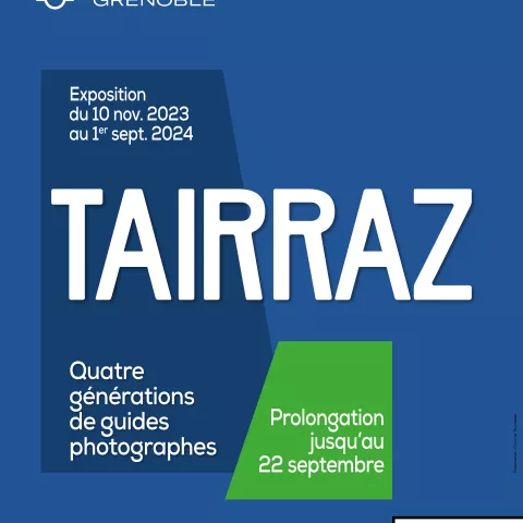 Affiche annonçant la prolongation de l'exposition "Tairraz" sur fond bleu marine uni