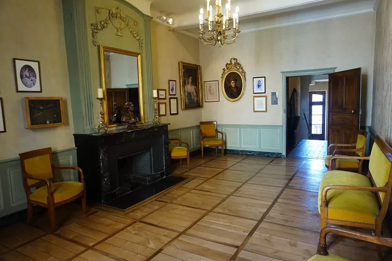 Le petit salon-bibliothèque © © Musée Hector-Berlioz – Département de l’Isère