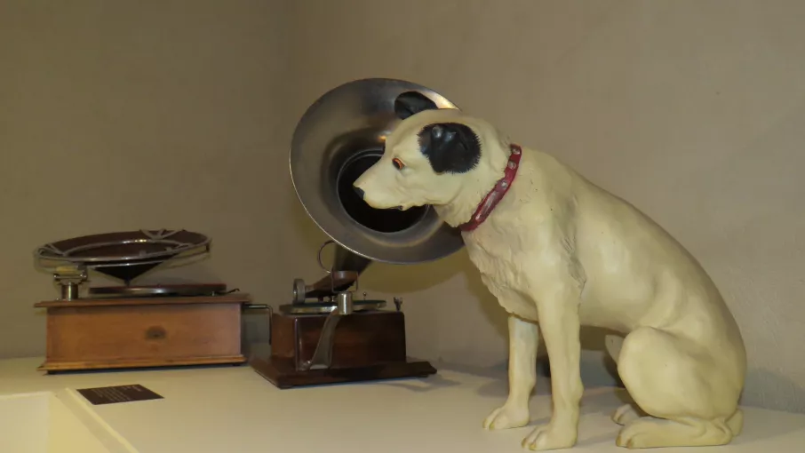 La voix de son maître - Salle des phonographes © © Musée Hector-Berlioz – Département de l’Isère