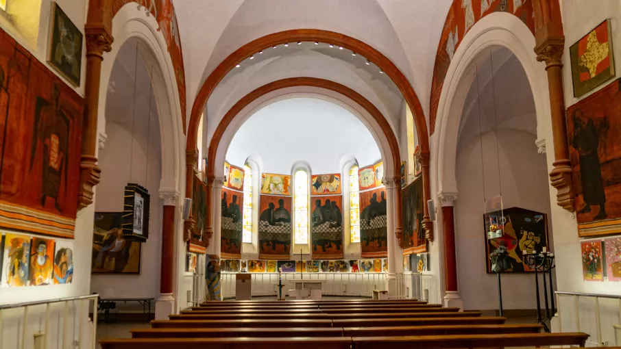 Vue intérieure de la nef et du choeur du musée © Département de l'Isère