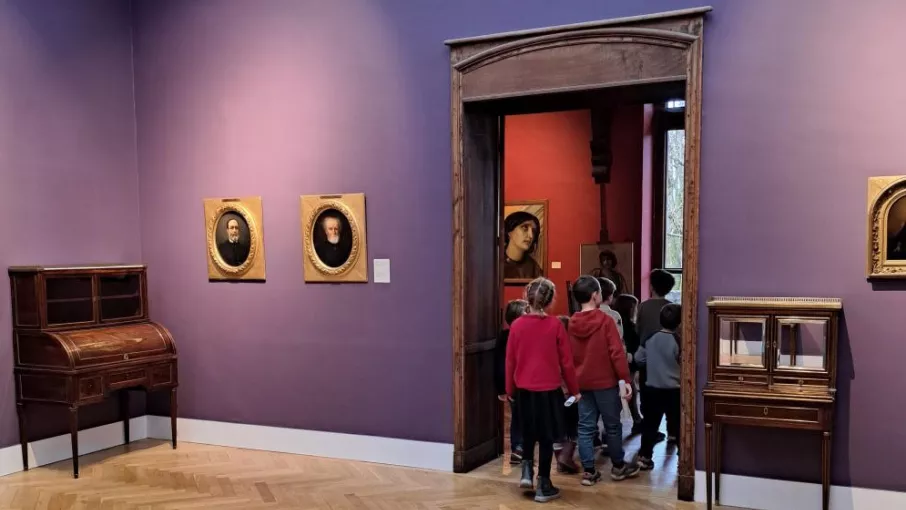 Les scolaires en visite au musée © Musée Hébert, Département de l'Isère 