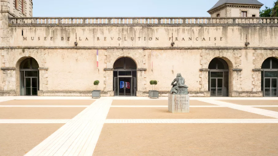 Entrée du Musée de la Révolution française