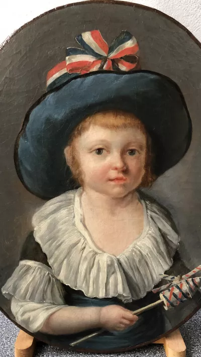Portrait d’enfant tenant un moulin à vent tricolore/Petit cousin Oudinet © © Coll. Musée de la Révolution française-Domaine de Vizille | ®atelier Vicat-Blanc