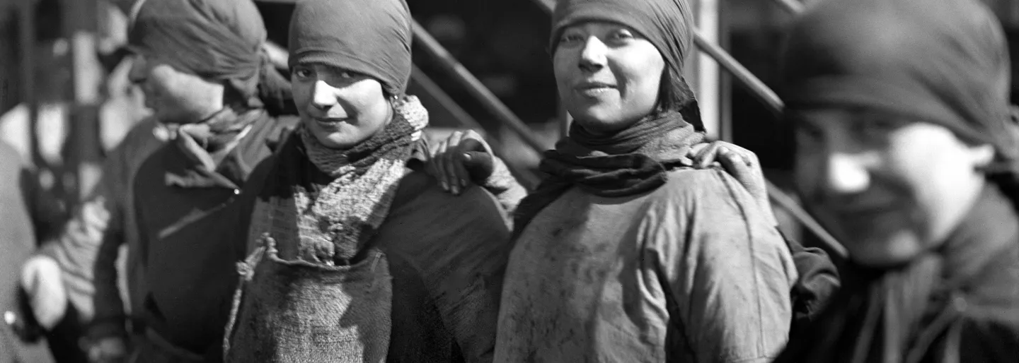 Groupe de trieuses Photo François Kollar